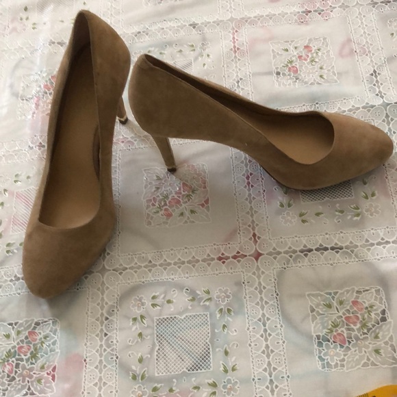 Michael Kors heels - Picture 3 of 10